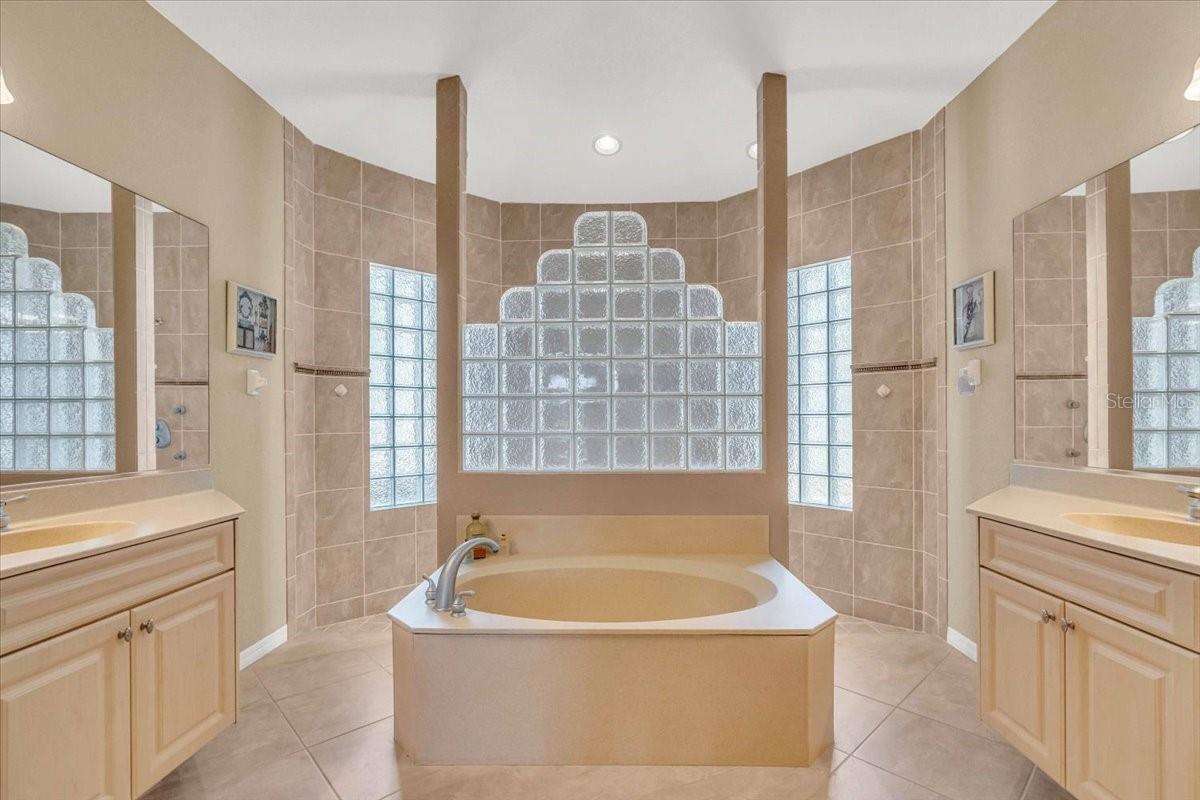 5077 SEAGRASS DR, VENICE, FL, 34293