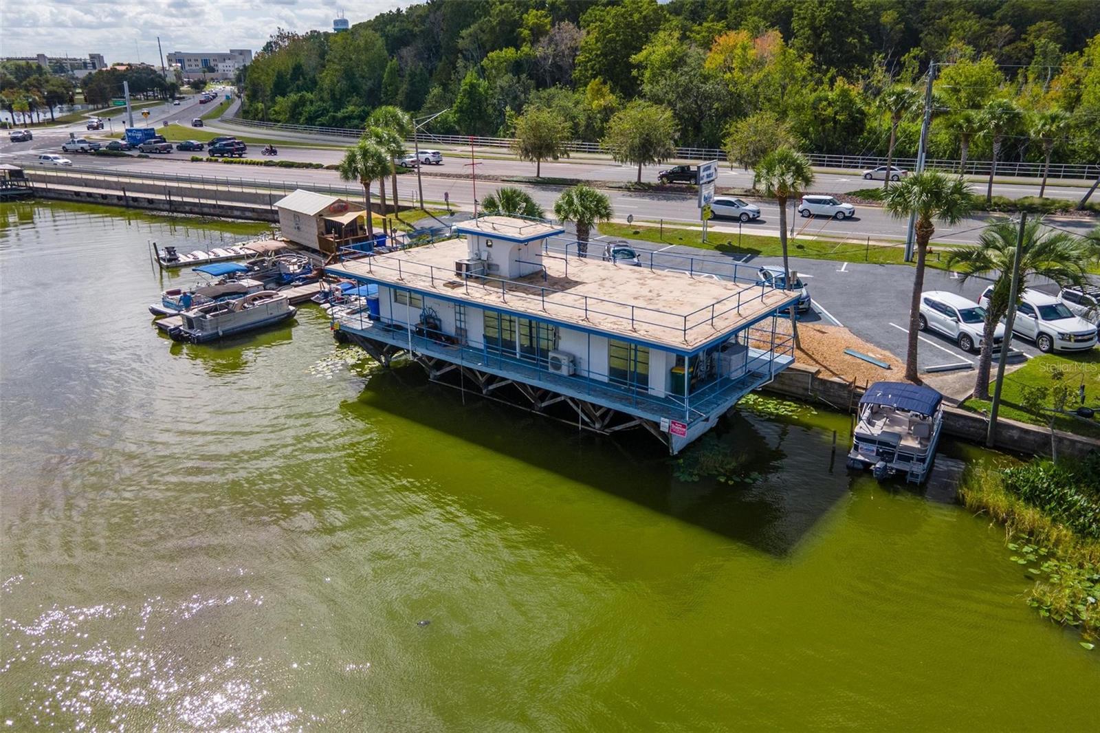 1006 W BURLEIGH BLVD, TAVARES, FL, 32778