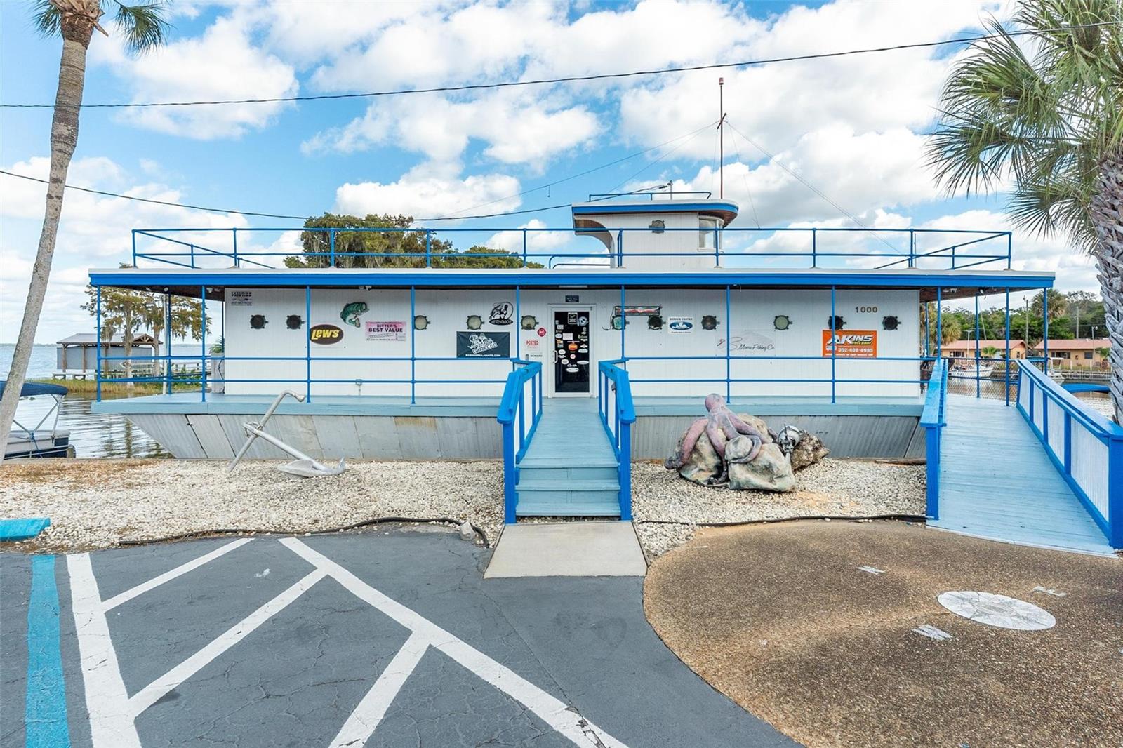 1006 W BURLEIGH BLVD, TAVARES, FL, 32778