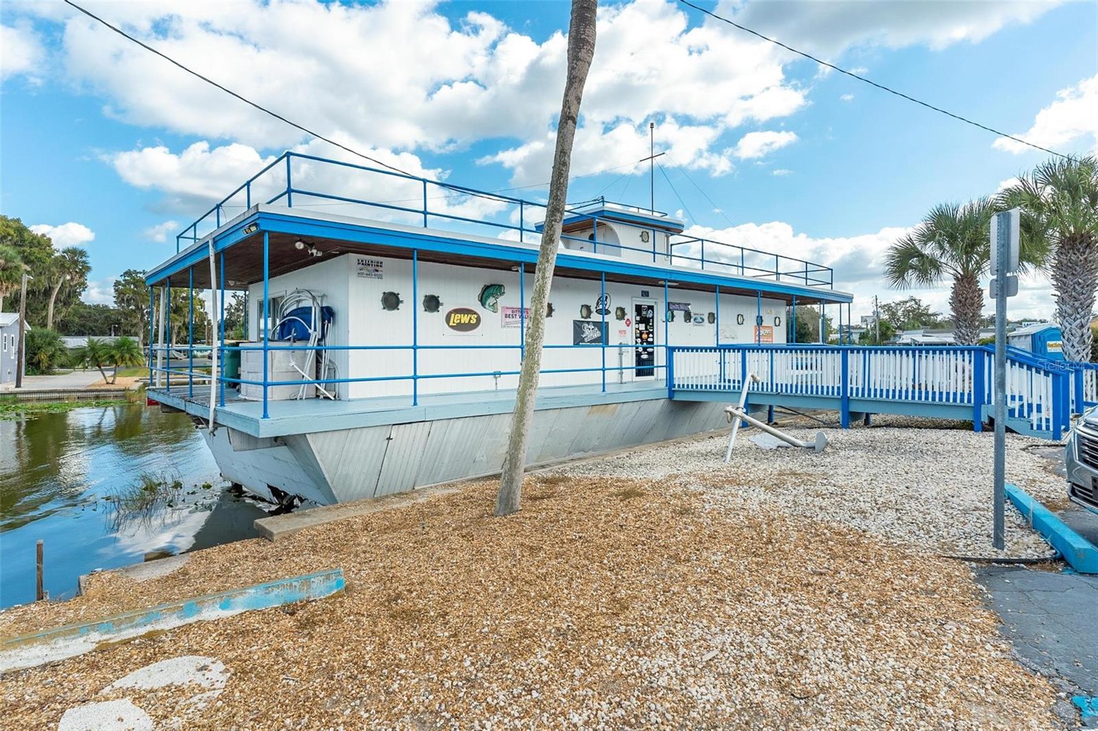 1006 W BURLEIGH BLVD, TAVARES, FL, 32778