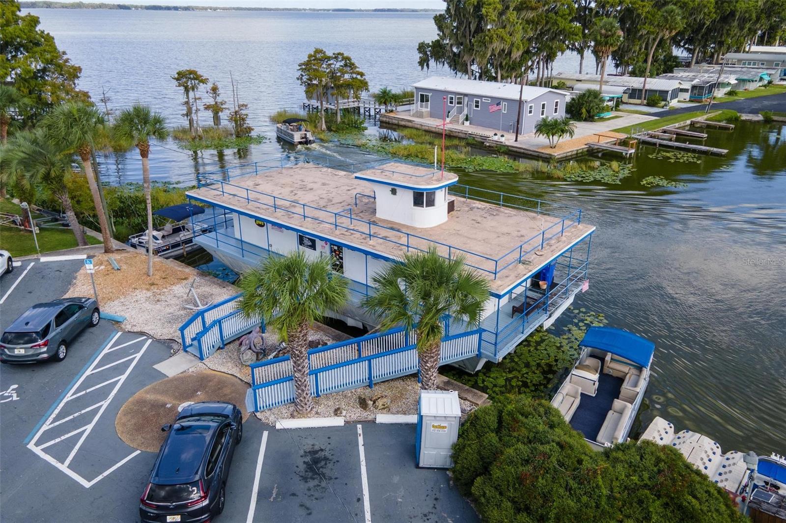 1006 W BURLEIGH BLVD, TAVARES, FL, 32778