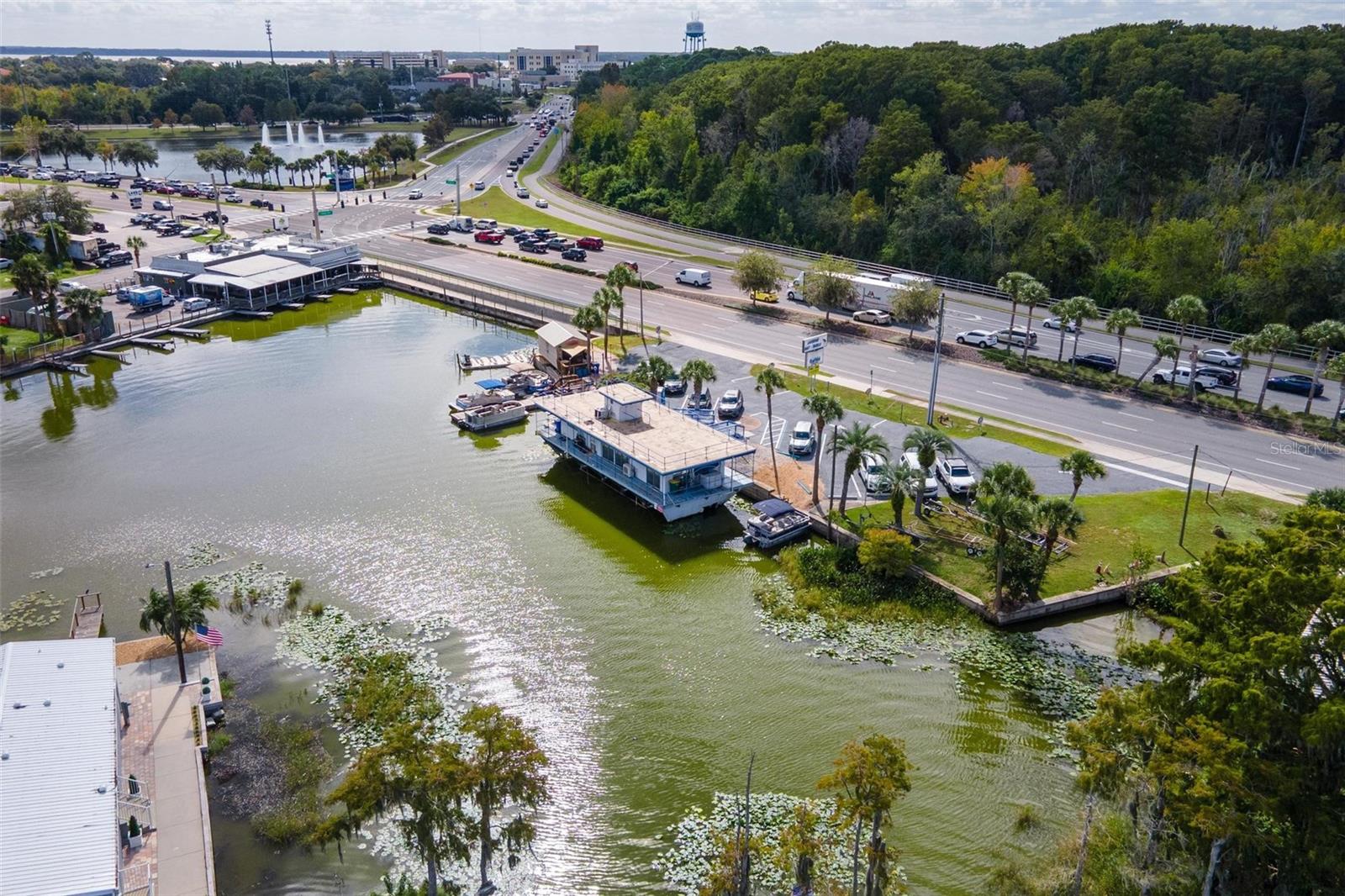 1006 W BURLEIGH BLVD, TAVARES, FL, 32778