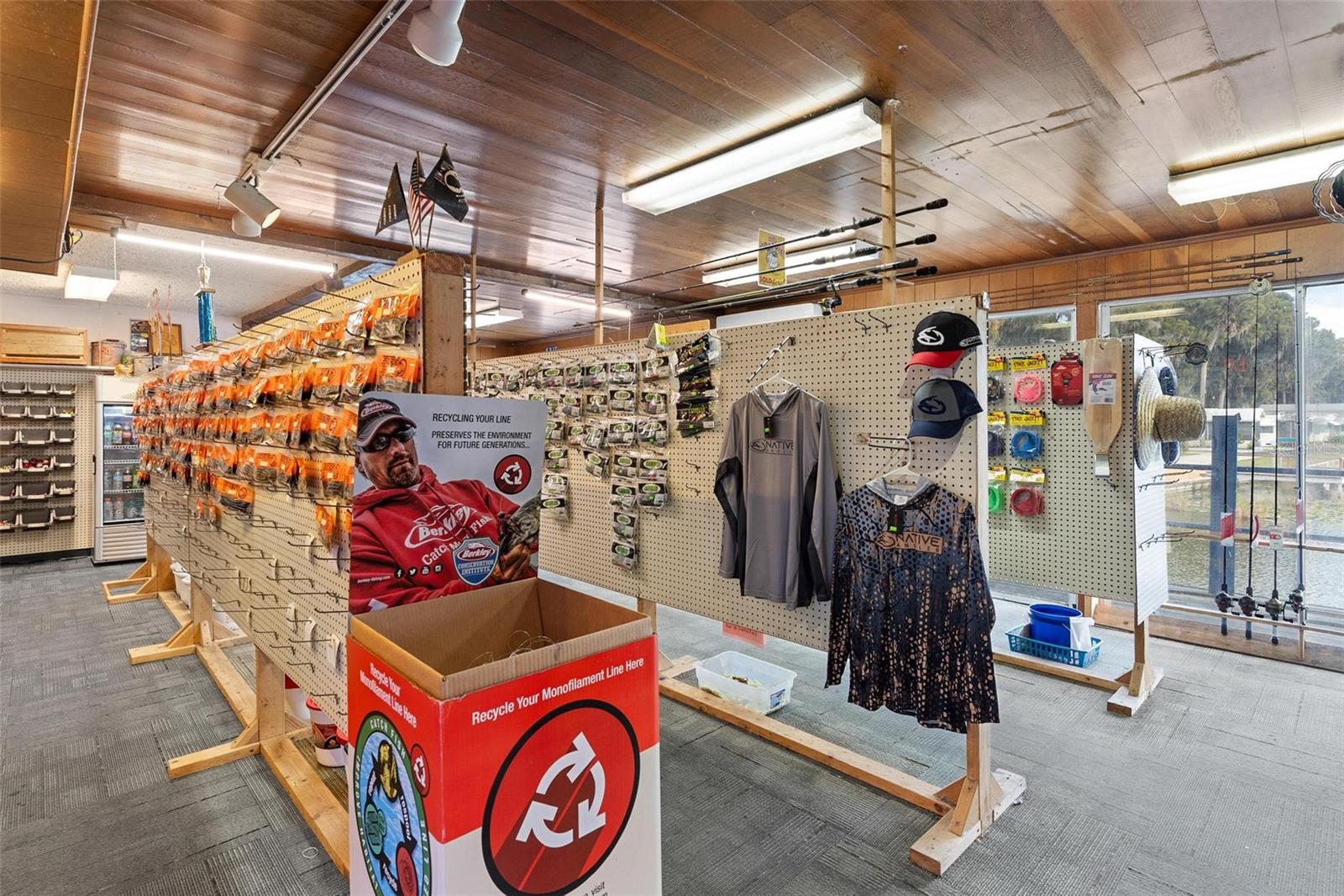 1006 W BURLEIGH BLVD, TAVARES, FL, 32778