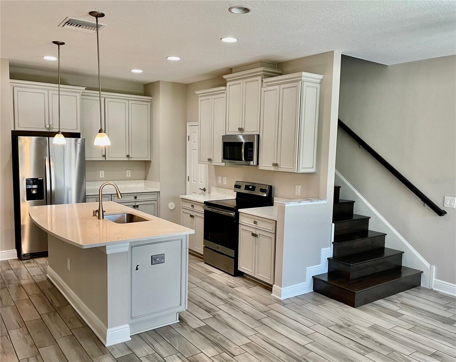 30255 SOUTHWELL LN, WESLEY CHAPEL, FL, 33543