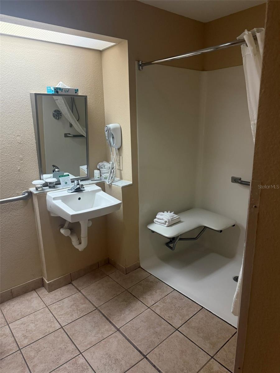 TB8439491 Property Photo