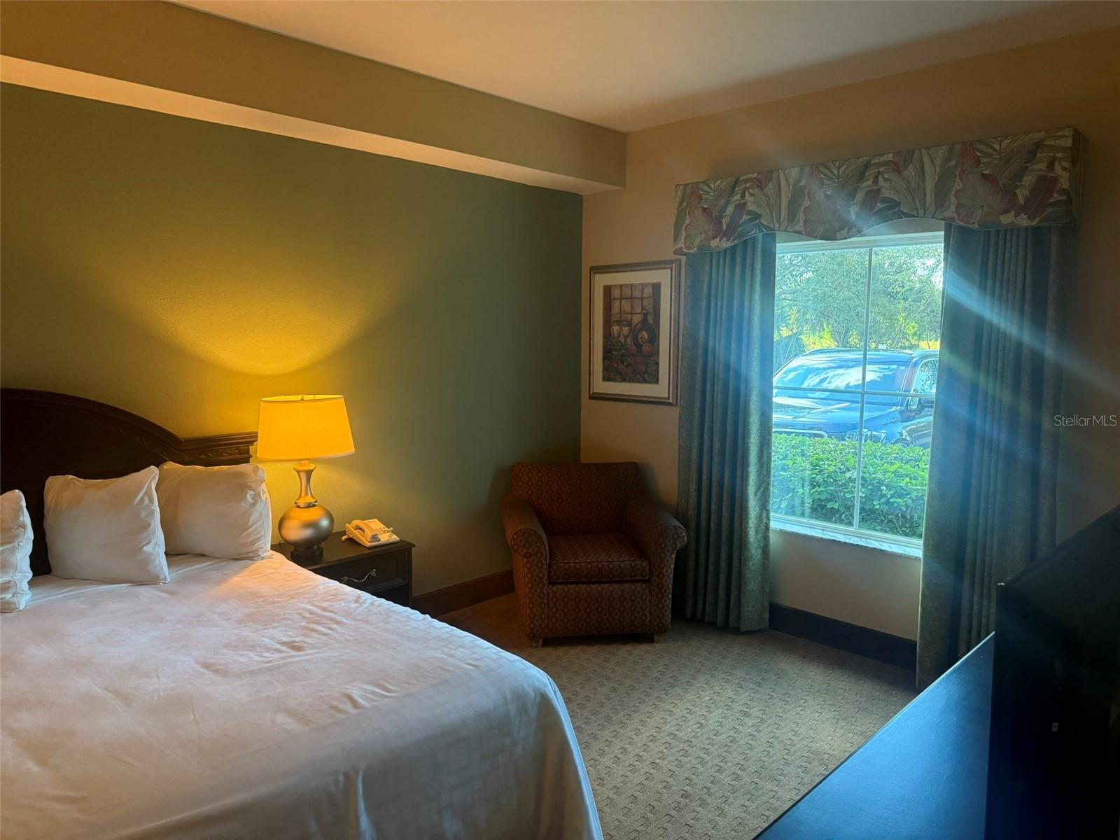 TB8439491 Property Photo