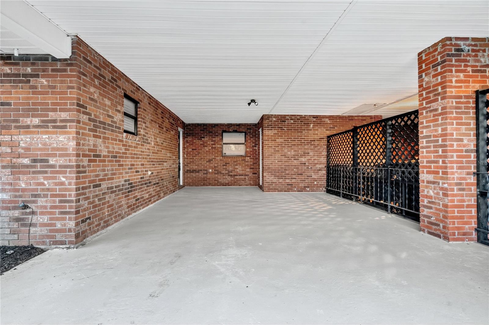 679 LAKE CAROLYN CIR, LAKELAND, FL, 33813