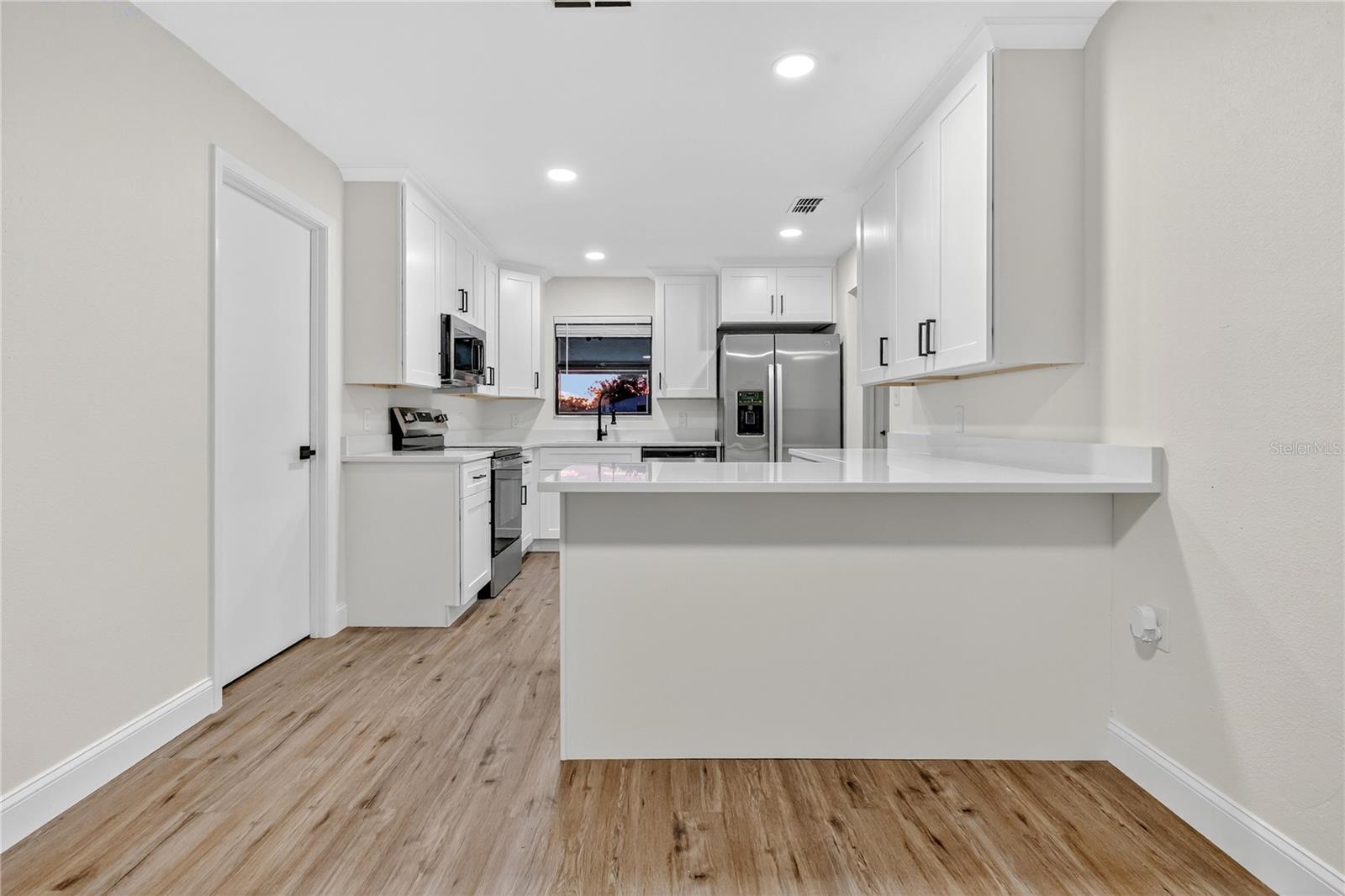 679 LAKE CAROLYN CIR, LAKELAND, FL, 33813