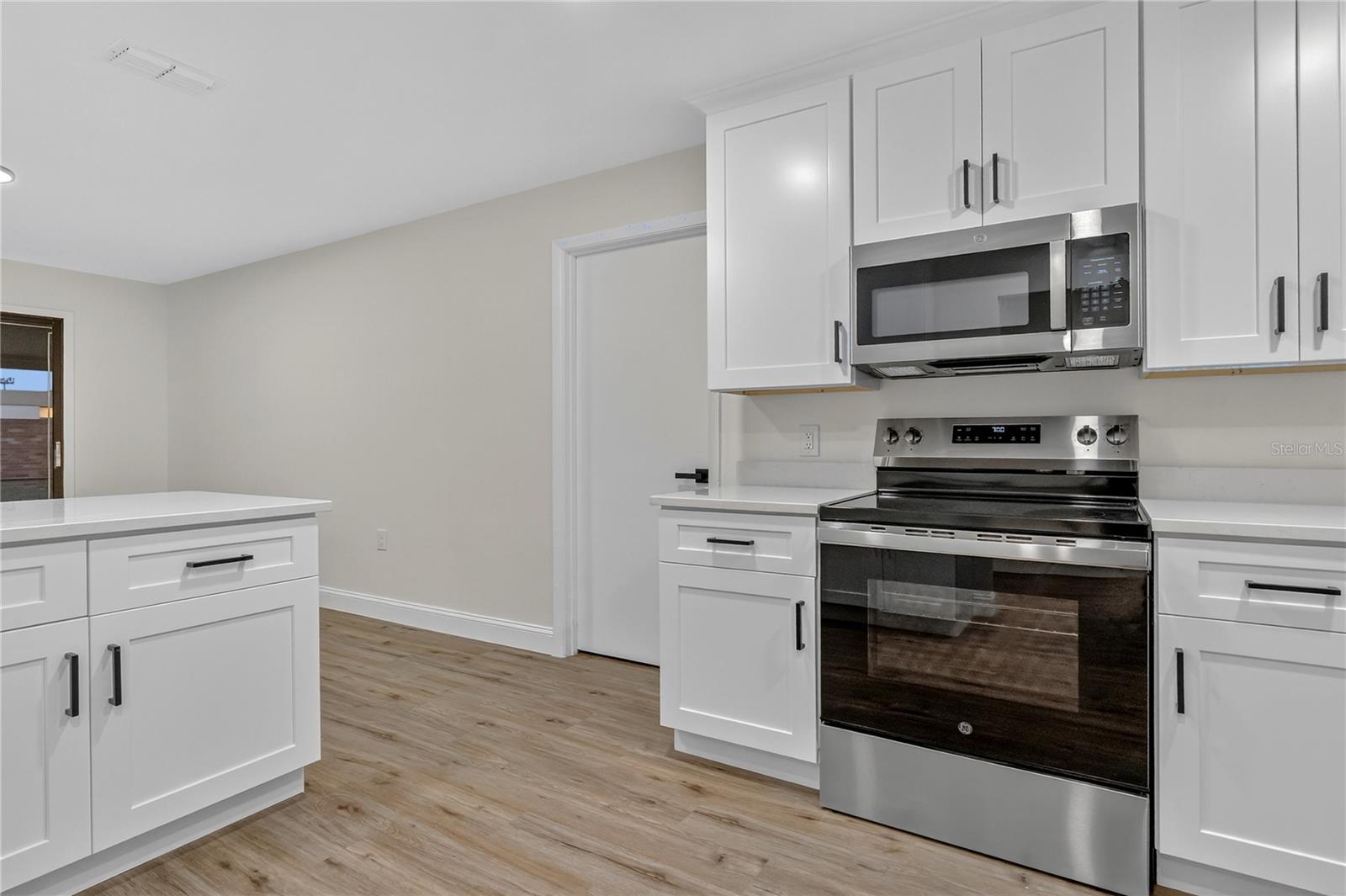 679 LAKE CAROLYN CIR, LAKELAND, FL, 33813