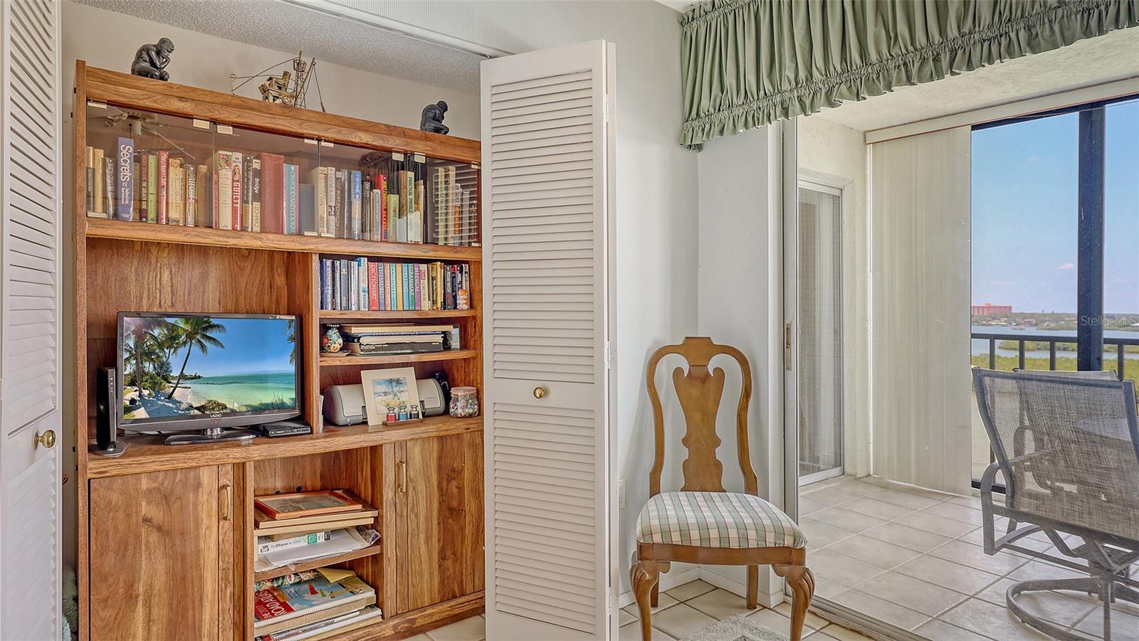 9393 MIDNIGHT PASS RD #P4, SARASOTA, FL, 34242