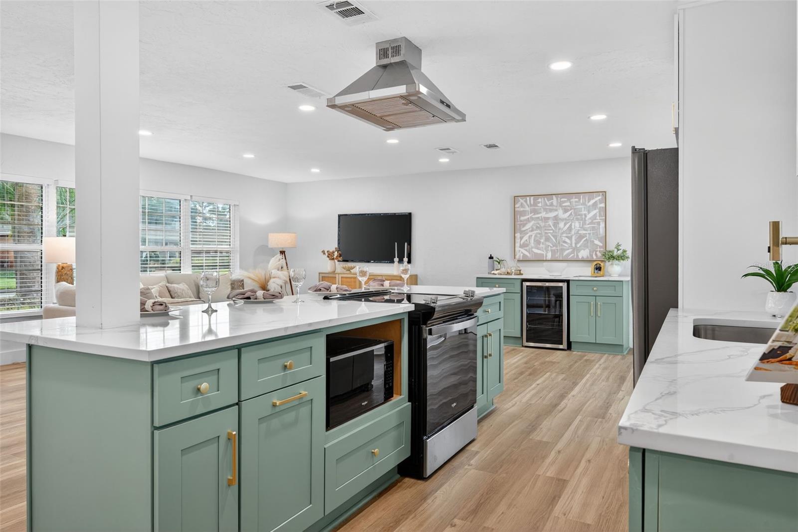 6441 27TH AVE N, ST PETERSBURG, FL, 33710