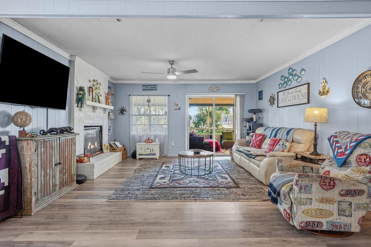 832 LAKE SHORE TER, INTERLACHEN, FL, 32148