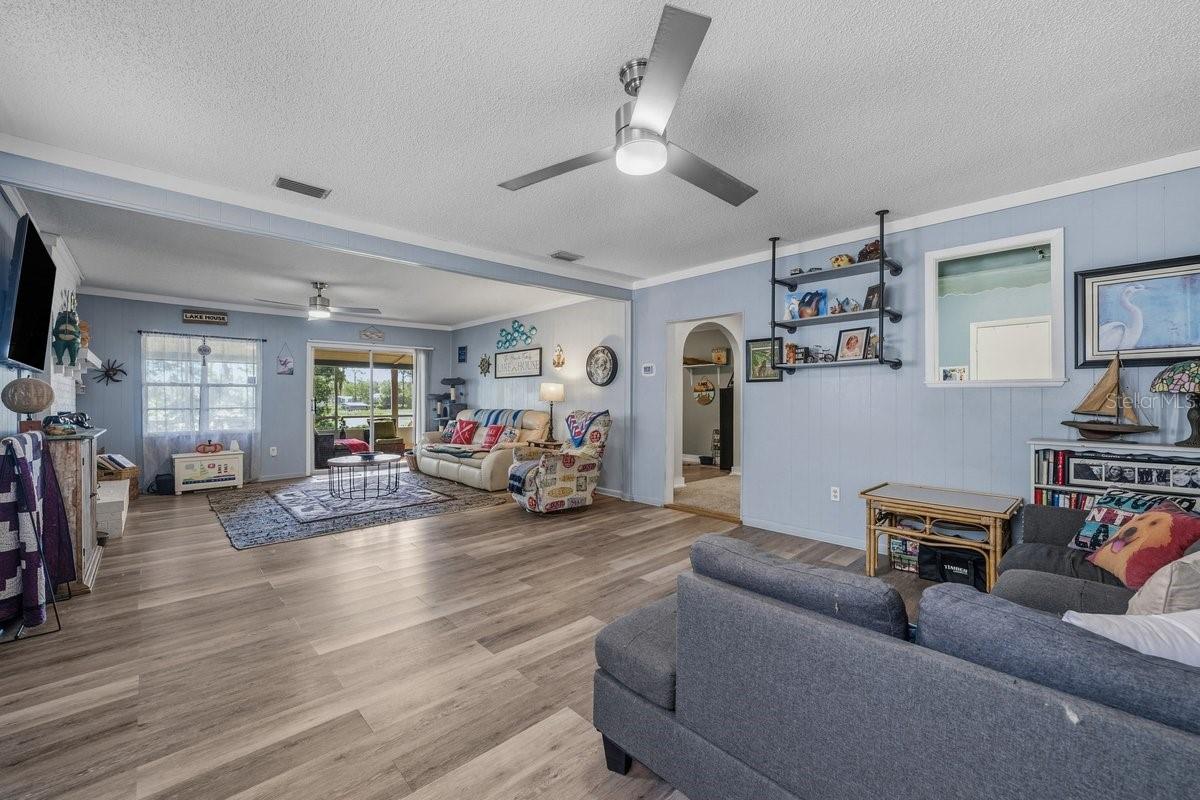 832 LAKE SHORE TER, INTERLACHEN, FL, 32148