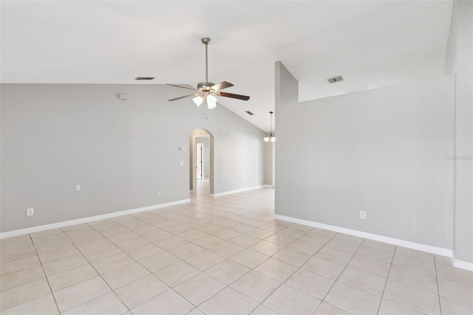 886 SCENIC VIEW CIR, MINNEOLA, FL, 34715