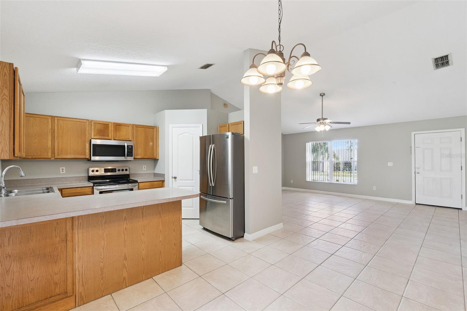 886 SCENIC VIEW CIR, MINNEOLA, FL, 34715