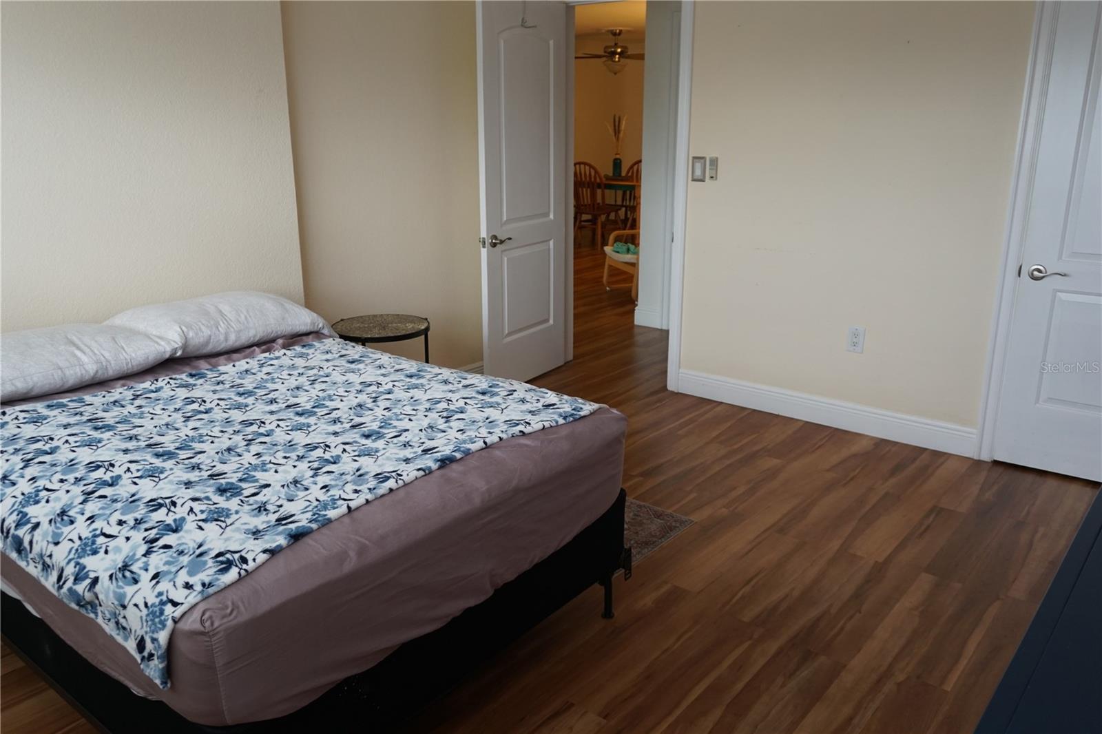 TB8439551 Property Photo