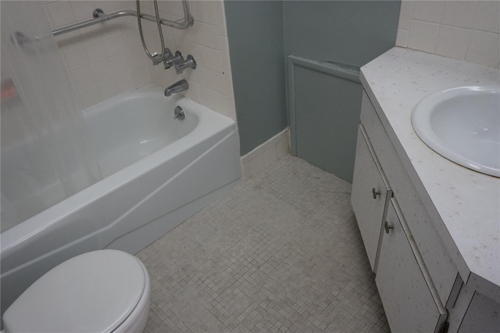 TB8439551 Property Photo