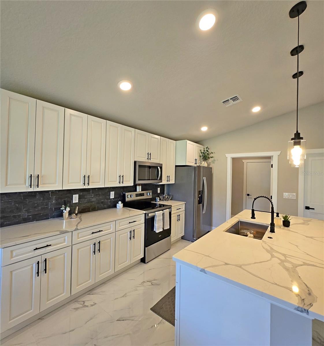 6740 HEAVITREE WAY, SEBRING, FL, 33876