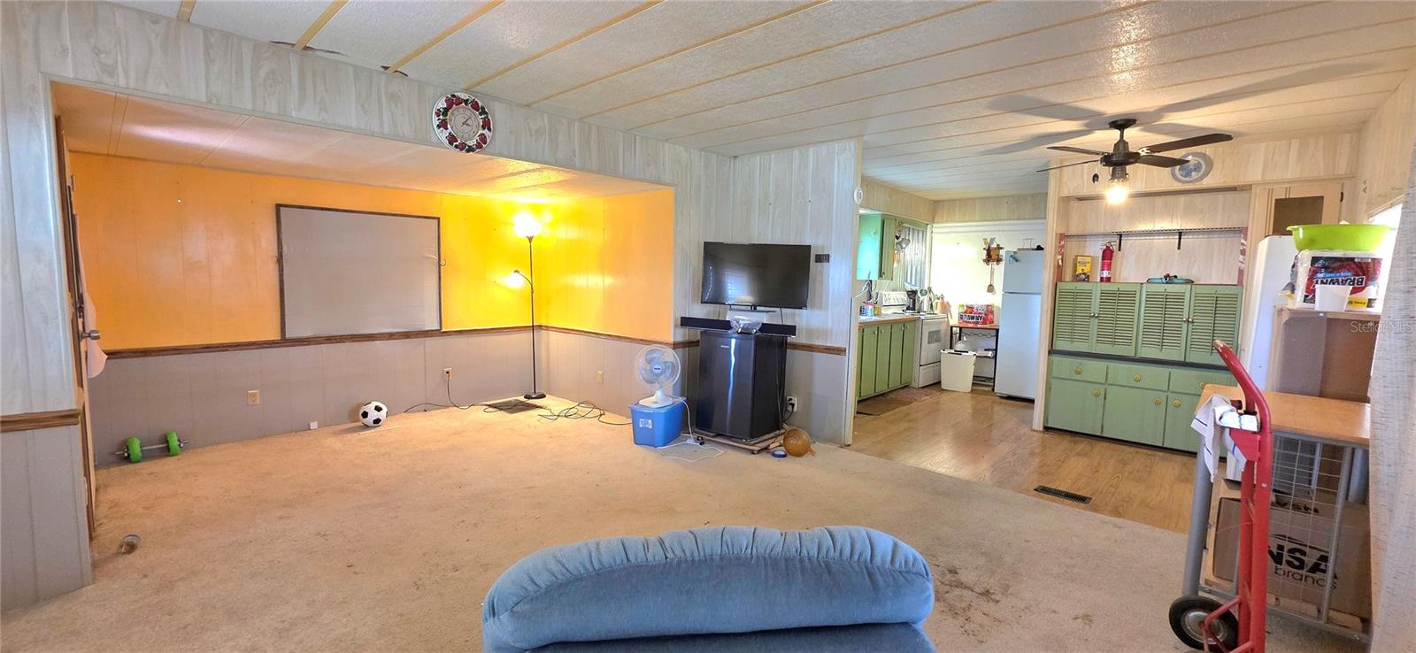 TB8439560 Property Photo