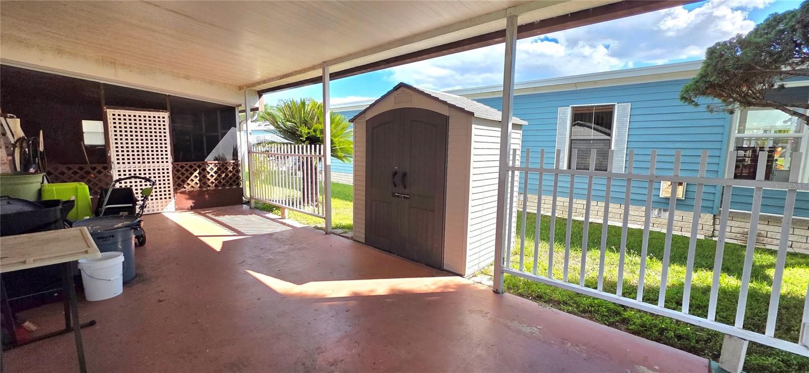 TB8439560 Property Photo