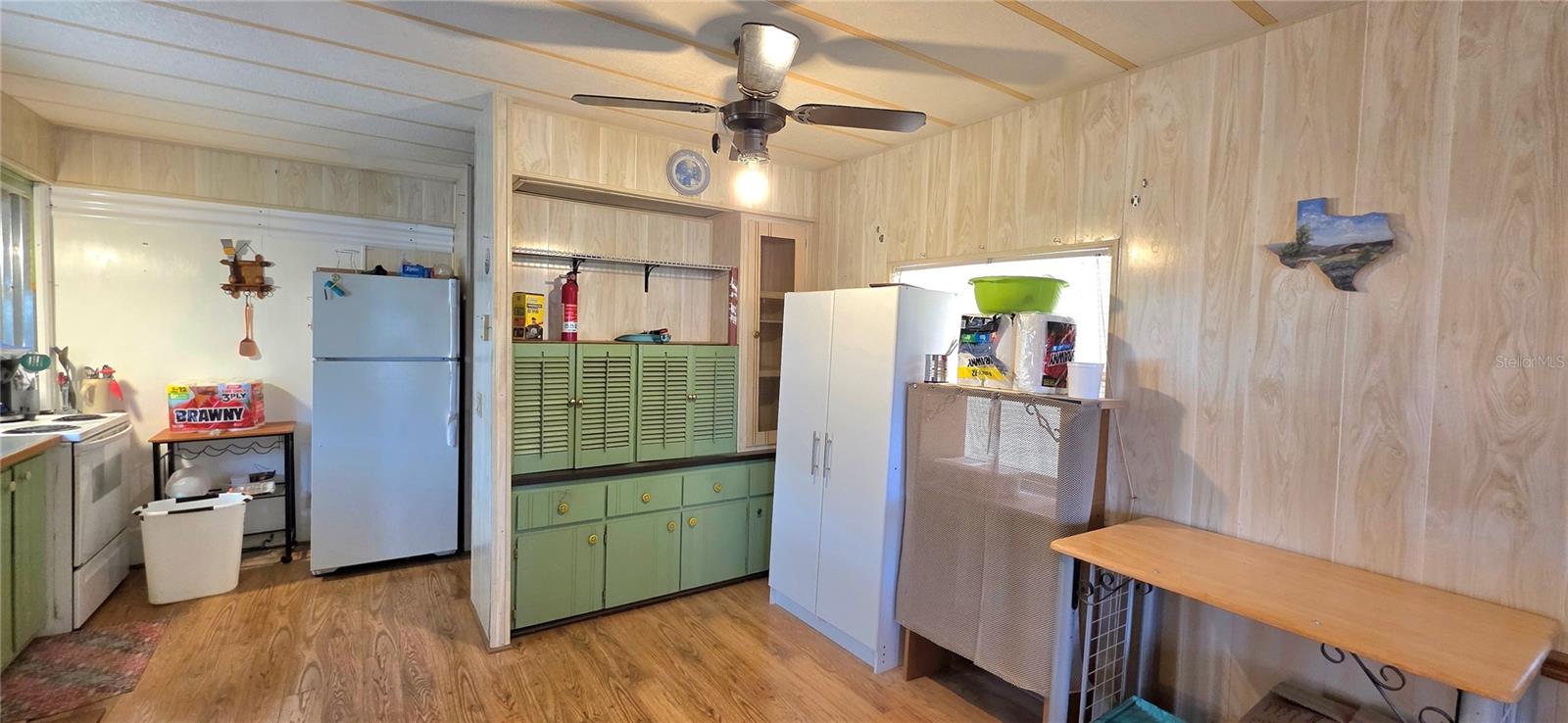 TB8439560 Property Photo