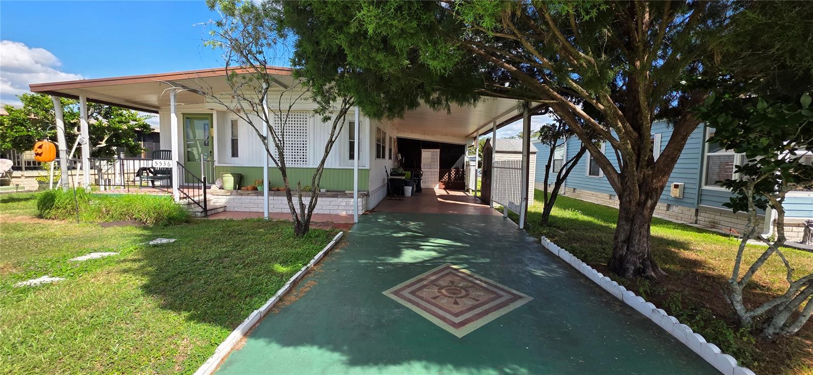 TB8439560 Property Photo