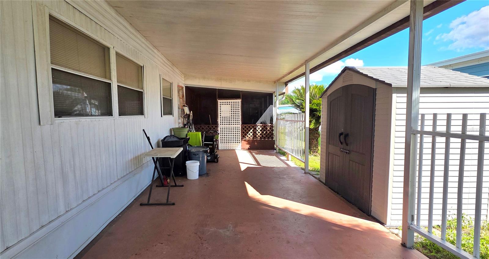 TB8439560 Property Photo