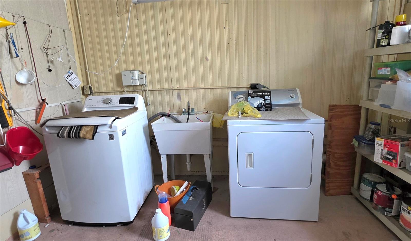 TB8439560 Property Photo