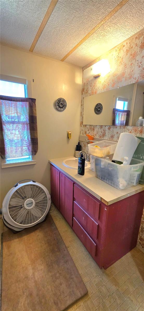 TB8439560 Property Photo