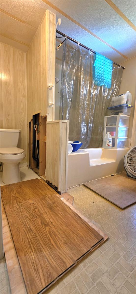 TB8439560 Property Photo