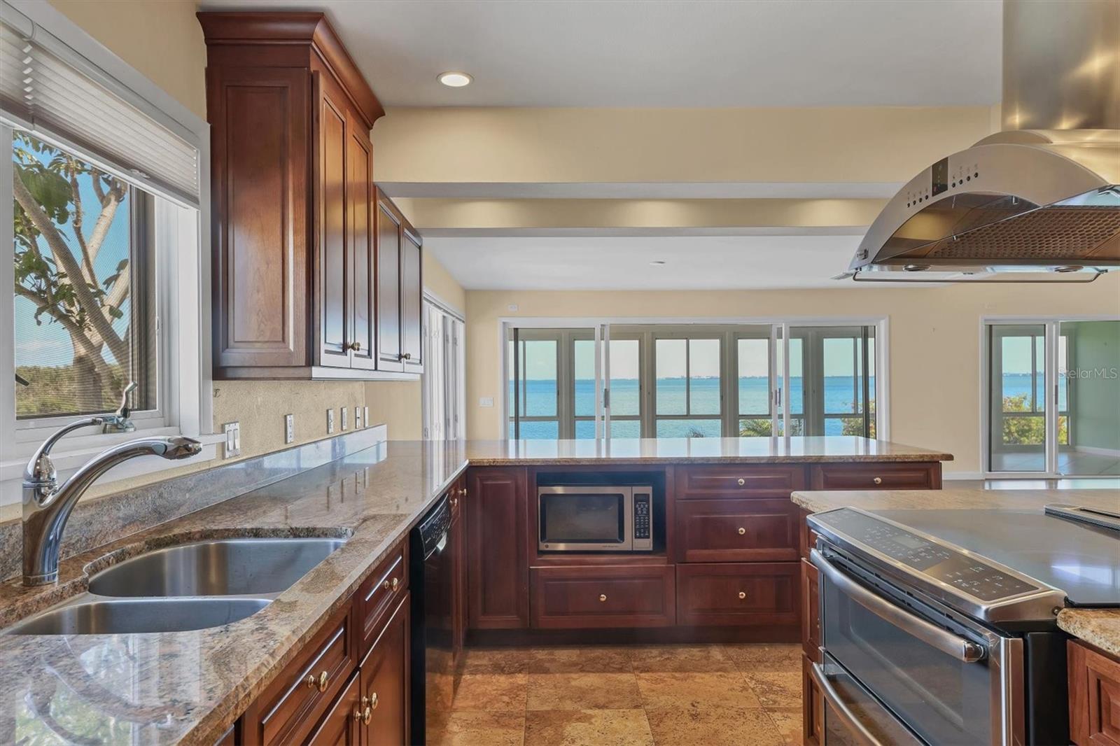 16 TIDY ISLAND BLVD #16, BRADENTON, FL, 34210