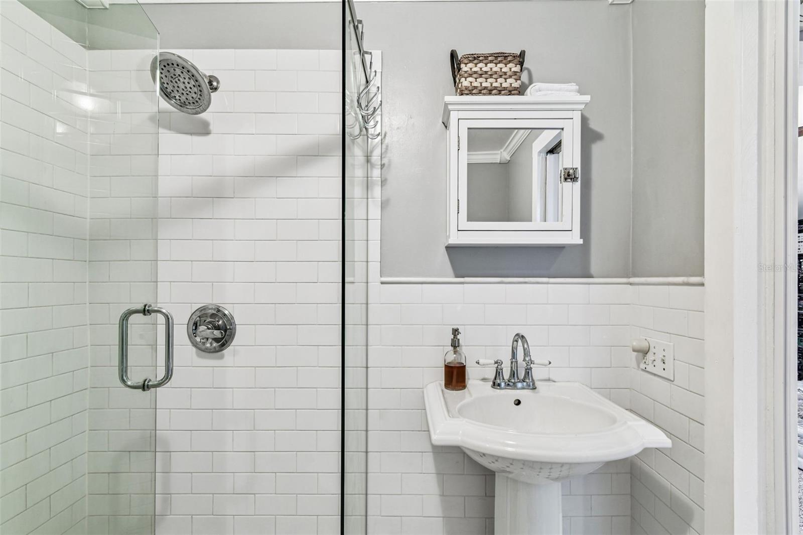 906 E HAMILTON AVE, TAMPA, FL, 33604