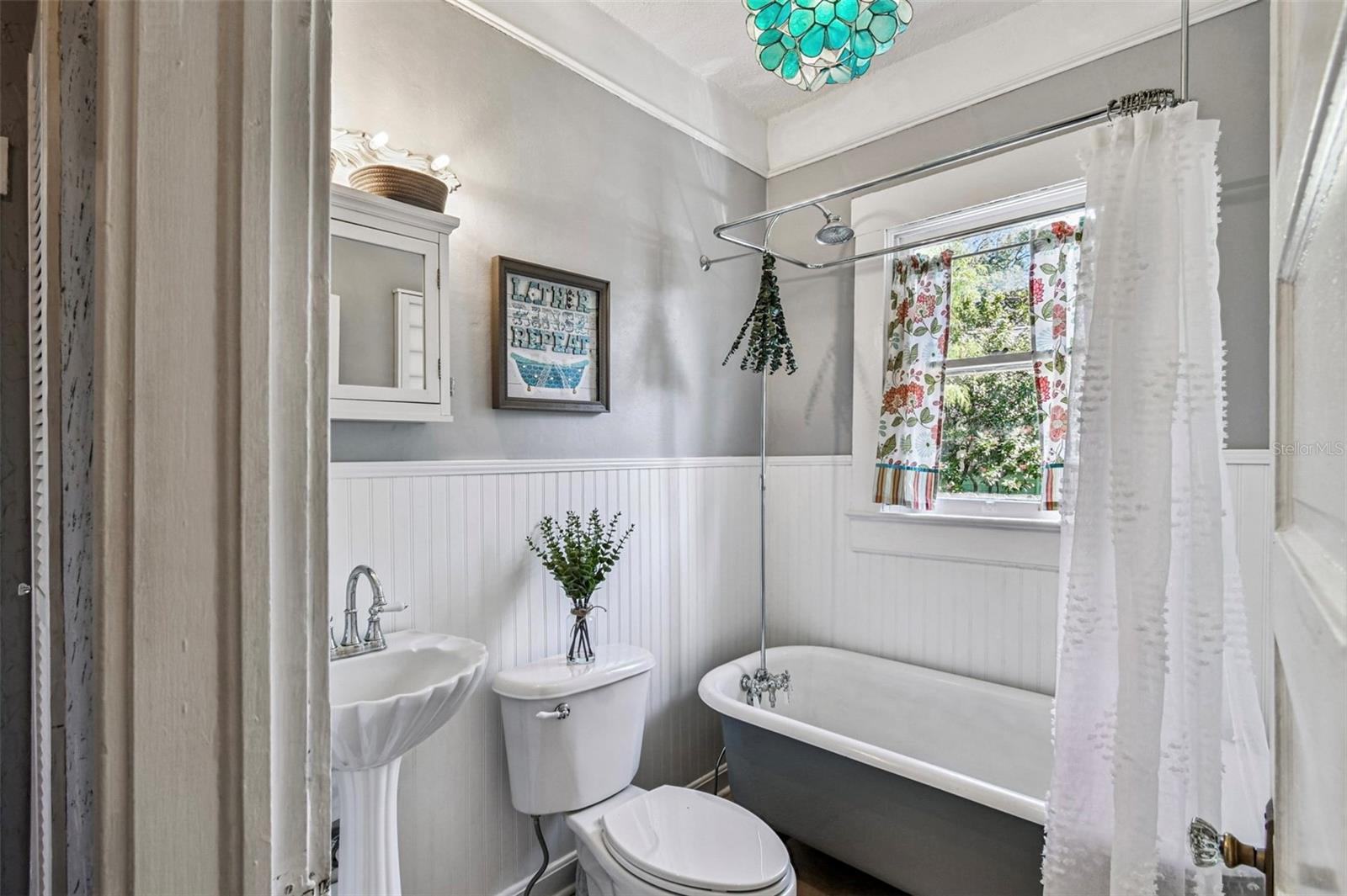 906 E HAMILTON AVE, TAMPA, FL, 33604