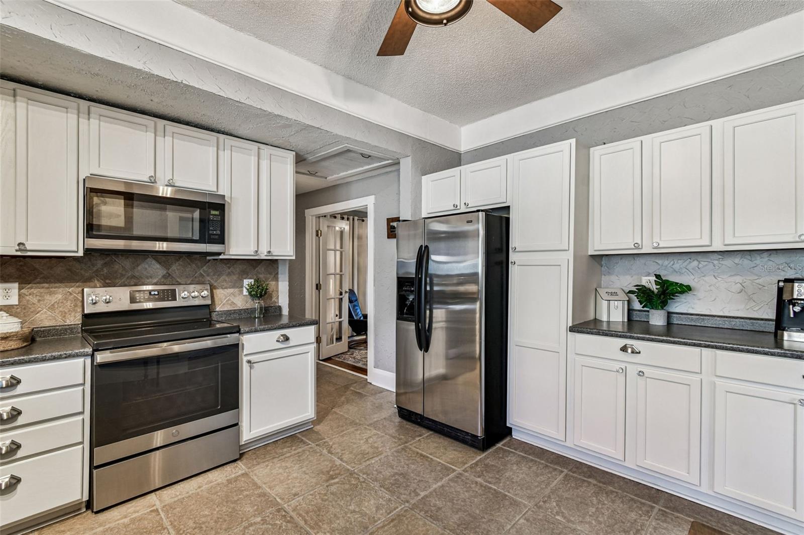 906 E HAMILTON AVE, TAMPA, FL, 33604