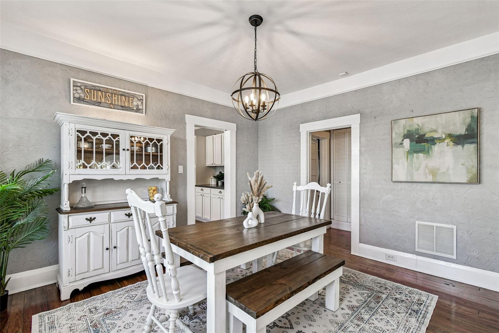 906 E HAMILTON AVE, TAMPA, FL, 33604