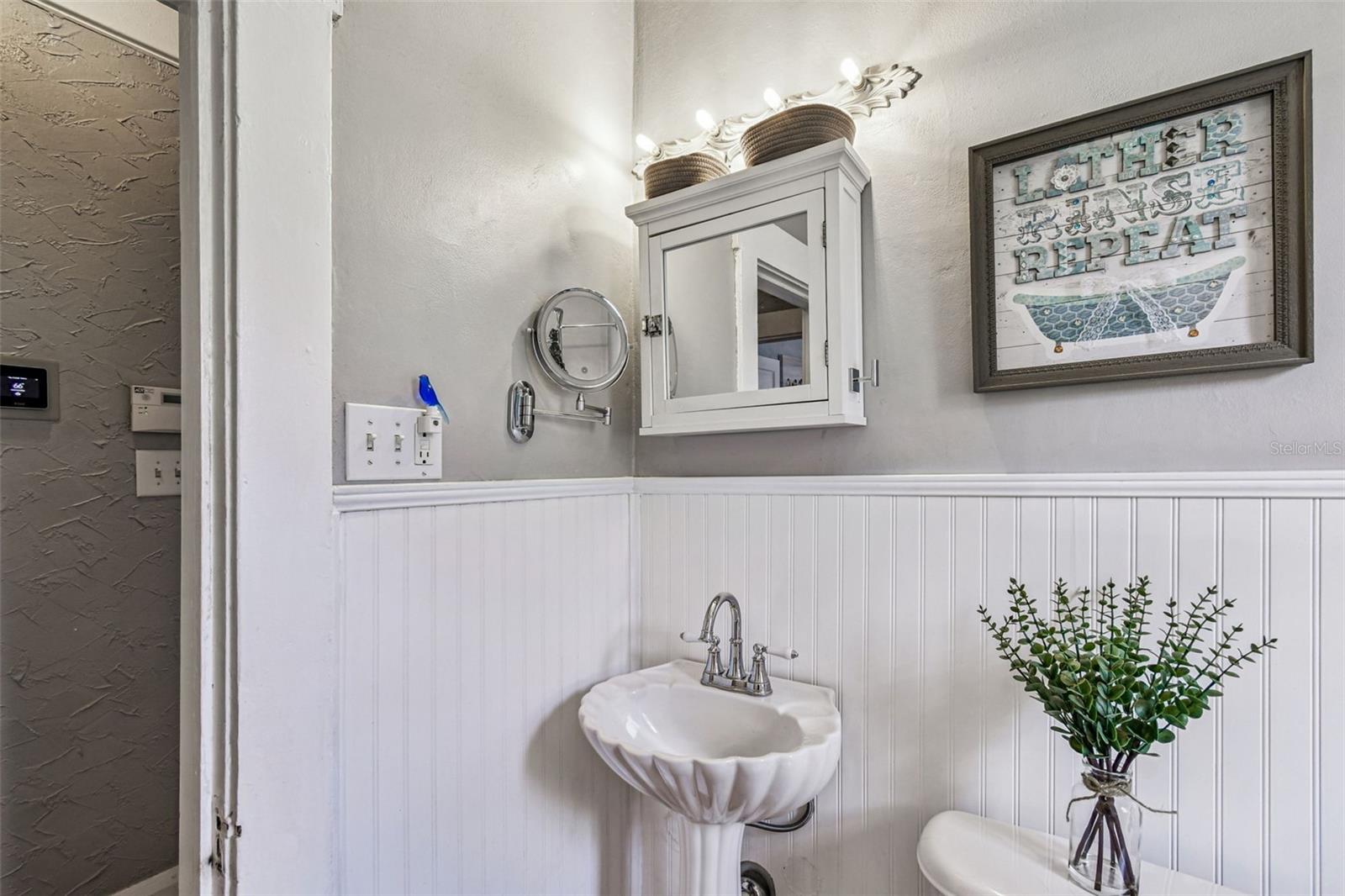 906 E HAMILTON AVE, TAMPA, FL, 33604