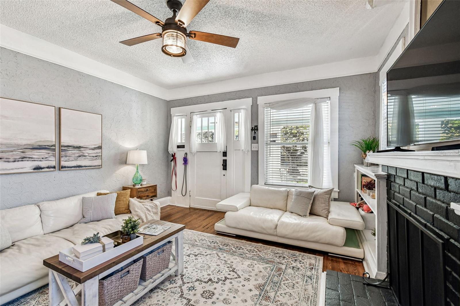 906 E HAMILTON AVE, TAMPA, FL, 33604