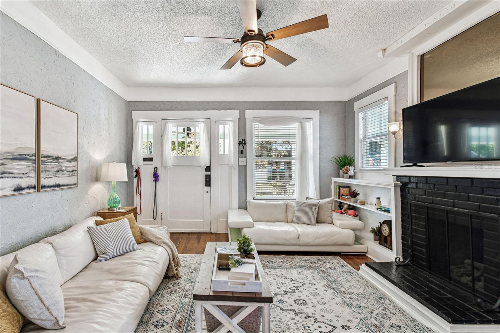 906 E HAMILTON AVE, TAMPA, FL, 33604