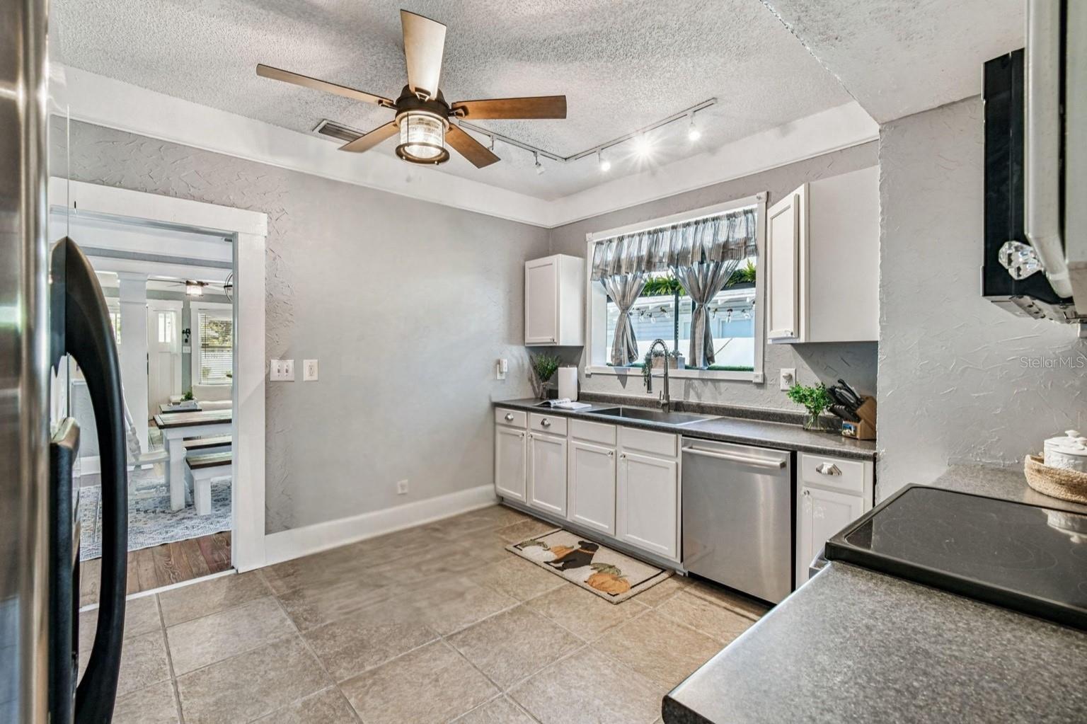 906 E HAMILTON AVE, TAMPA, FL, 33604