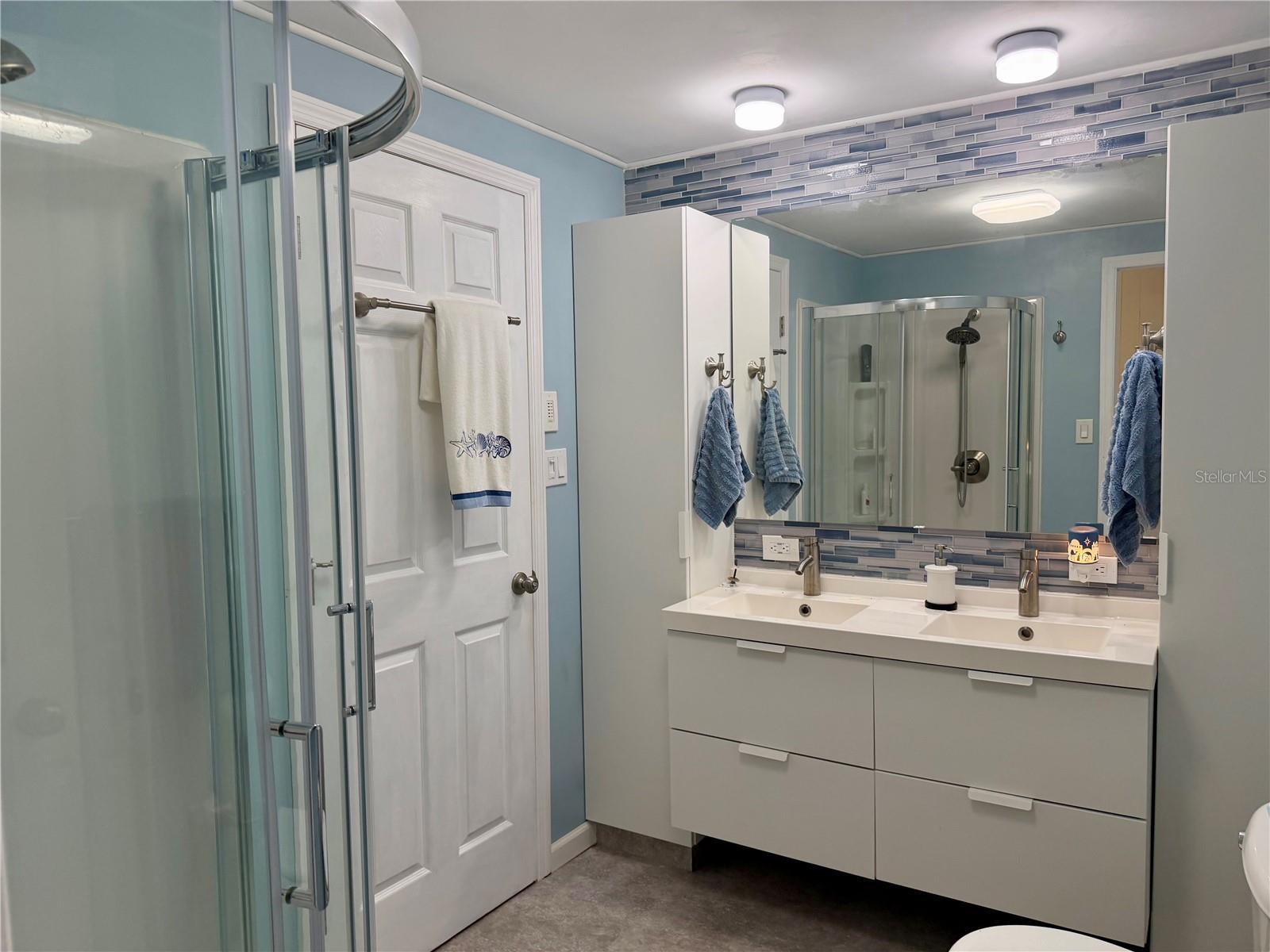 TB8439600 Property Photo