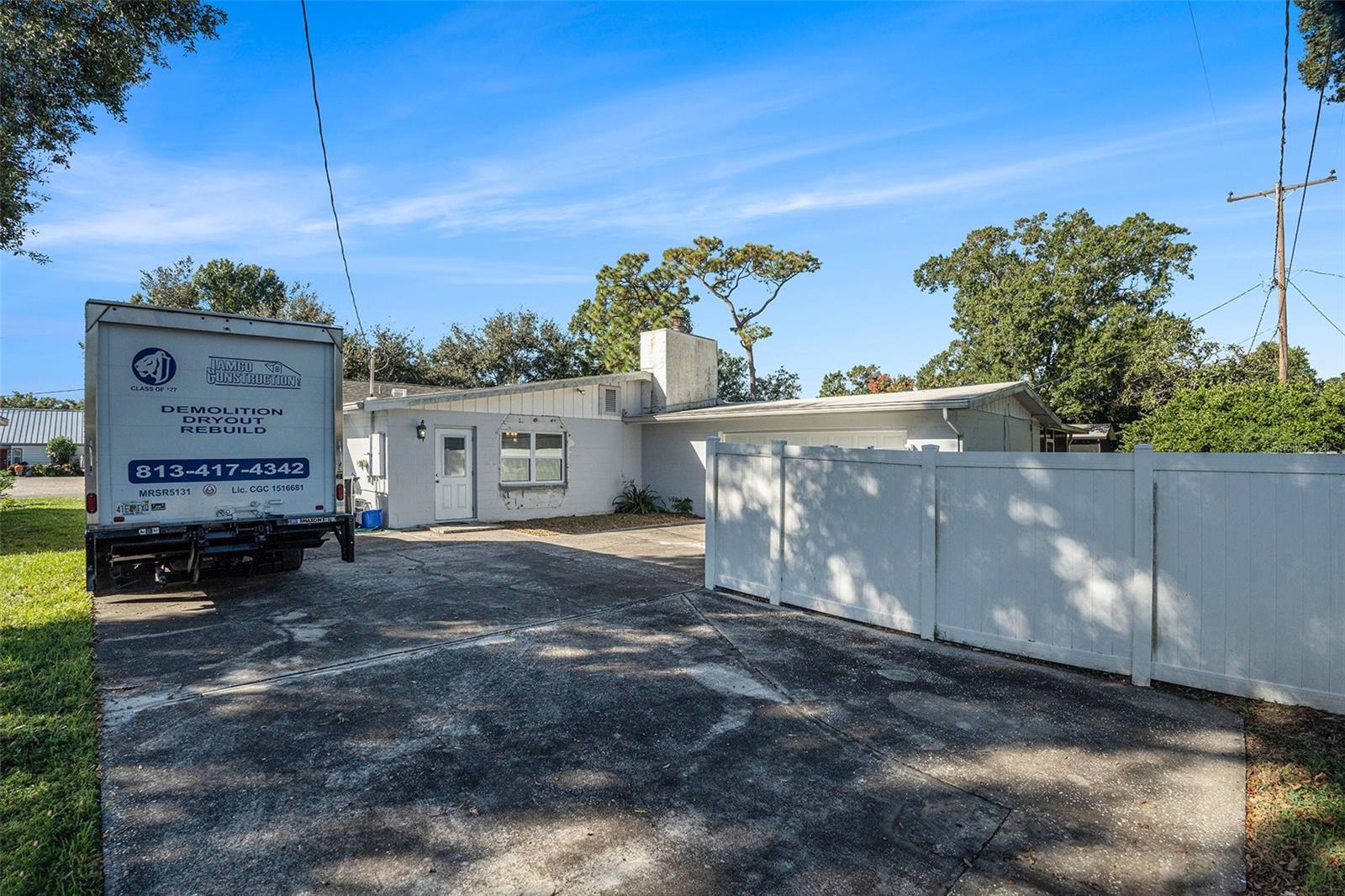 10910 CARROLLWOOD DR, TAMPA, FL, 33618