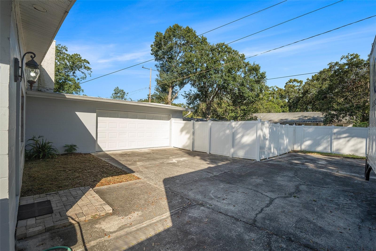 10910 CARROLLWOOD DR, TAMPA, FL, 33618