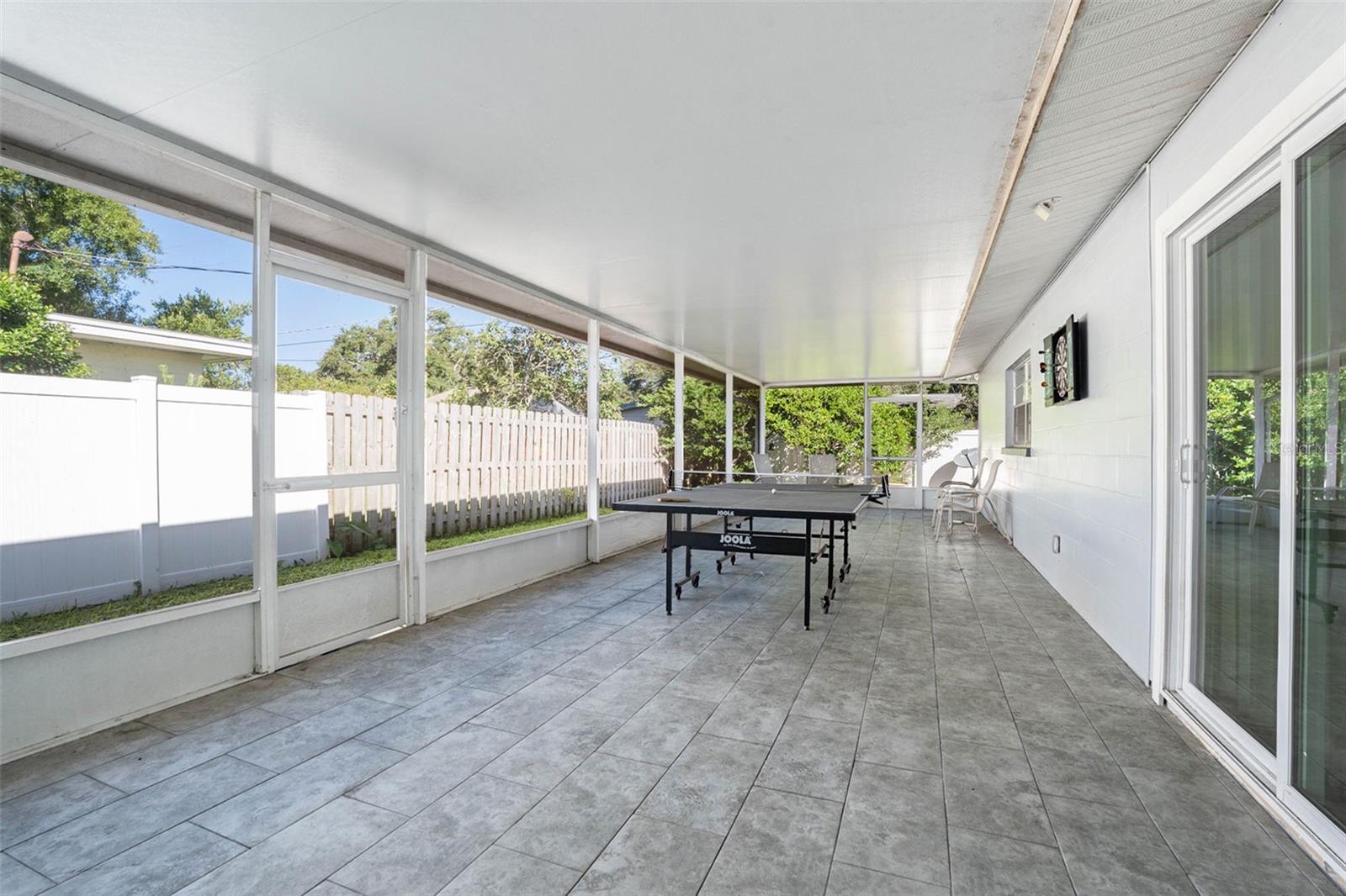 10910 CARROLLWOOD DR, TAMPA, FL, 33618