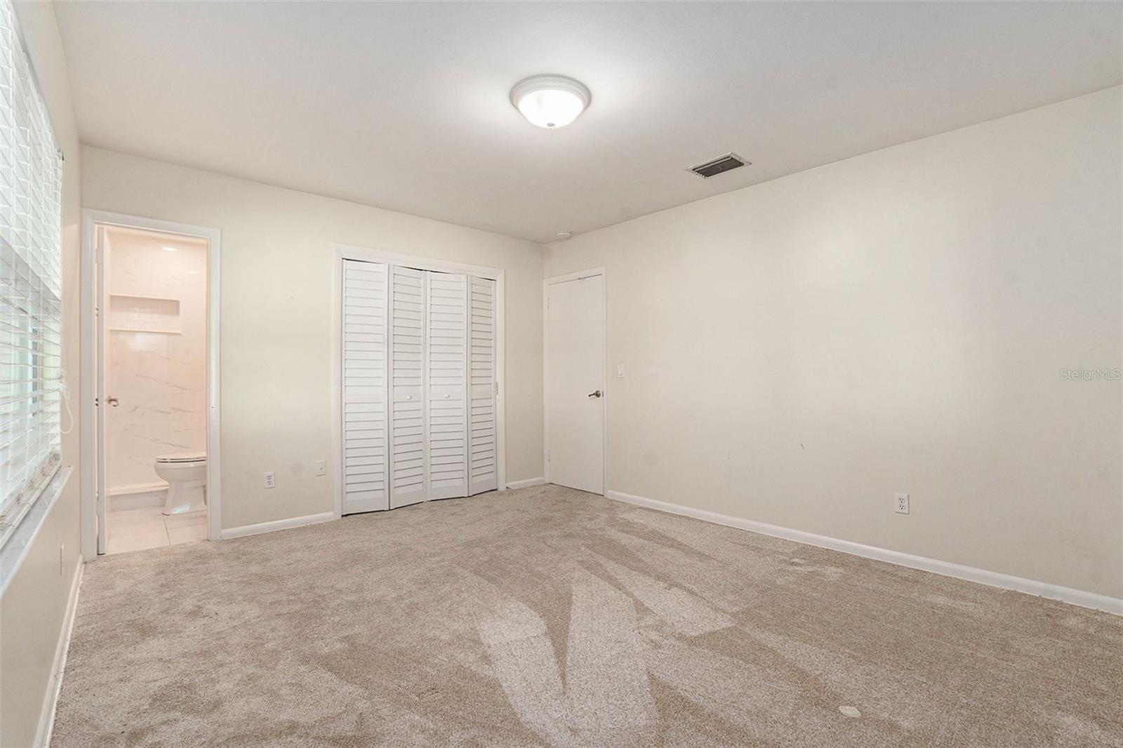 10910 CARROLLWOOD DR, TAMPA, FL, 33618