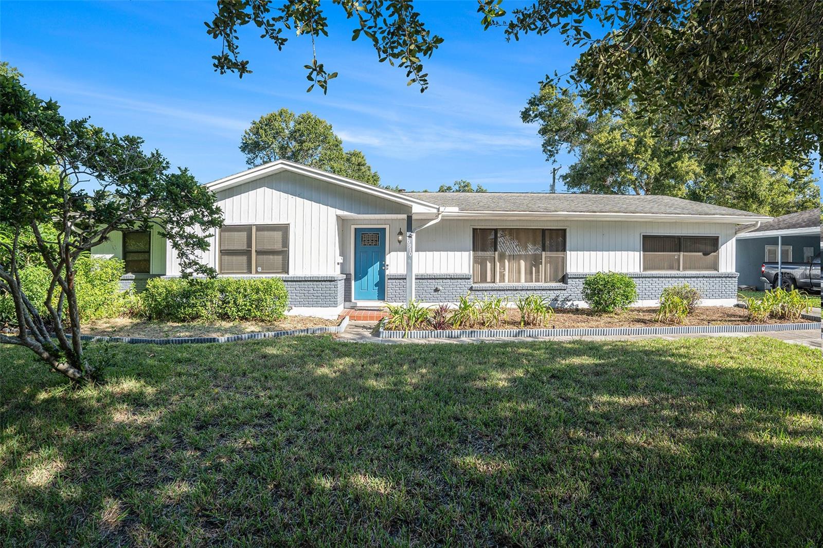 10910 CARROLLWOOD DR, TAMPA, FL, 33618