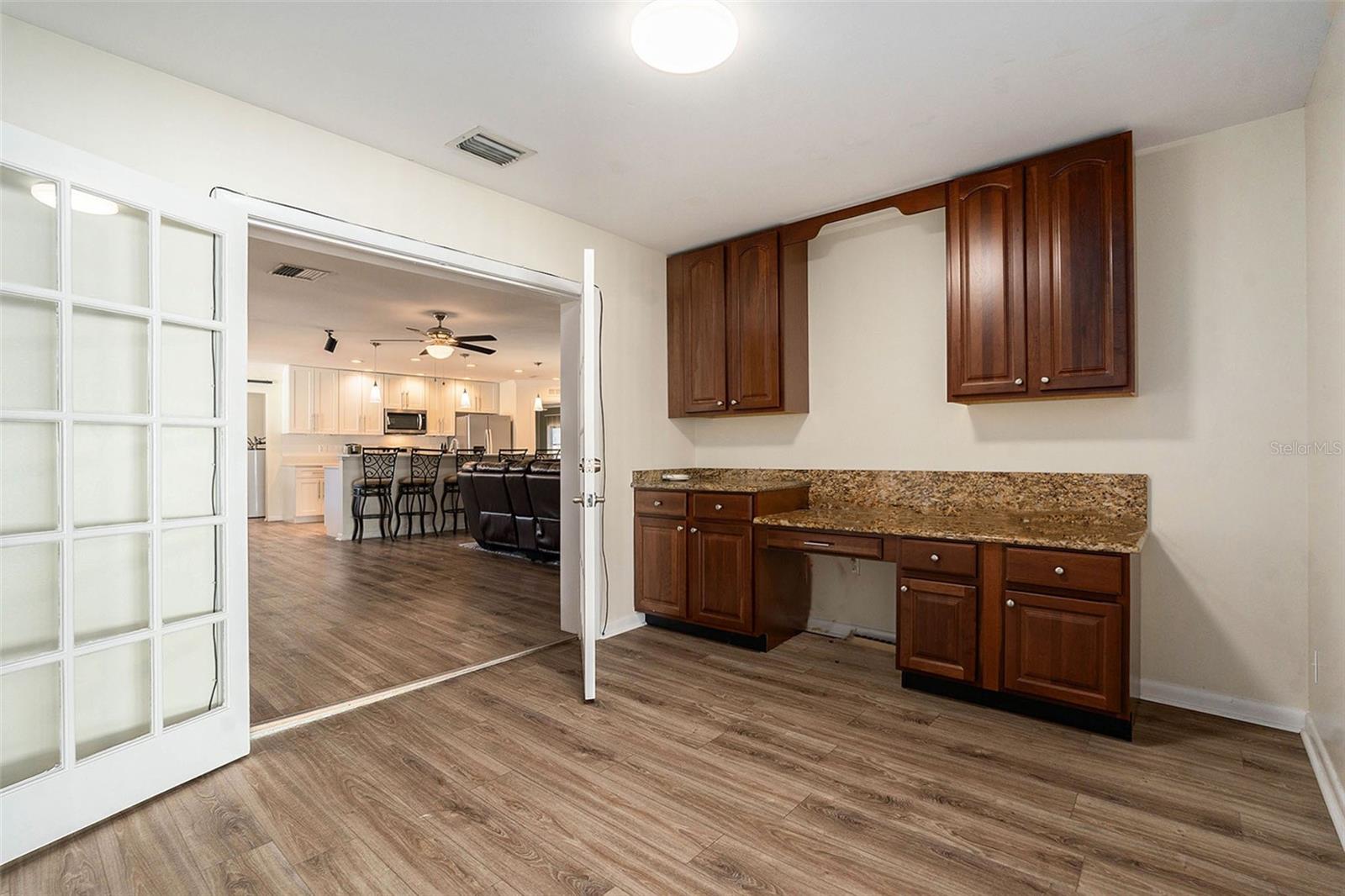 10910 CARROLLWOOD DR, TAMPA, FL, 33618