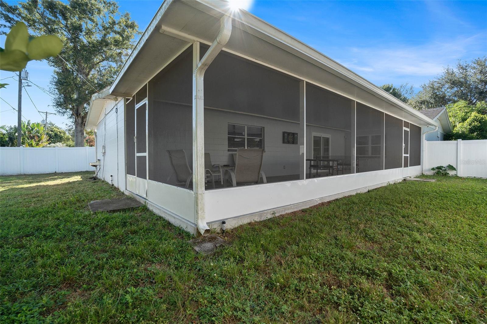 10910 CARROLLWOOD DR, TAMPA, FL, 33618