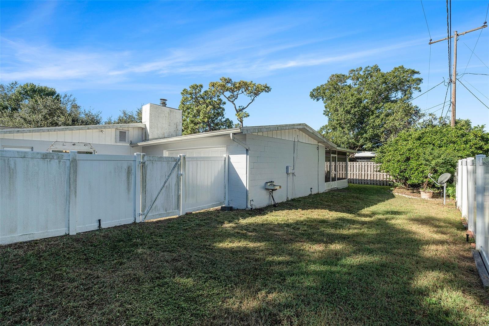 10910 CARROLLWOOD DR, TAMPA, FL, 33618