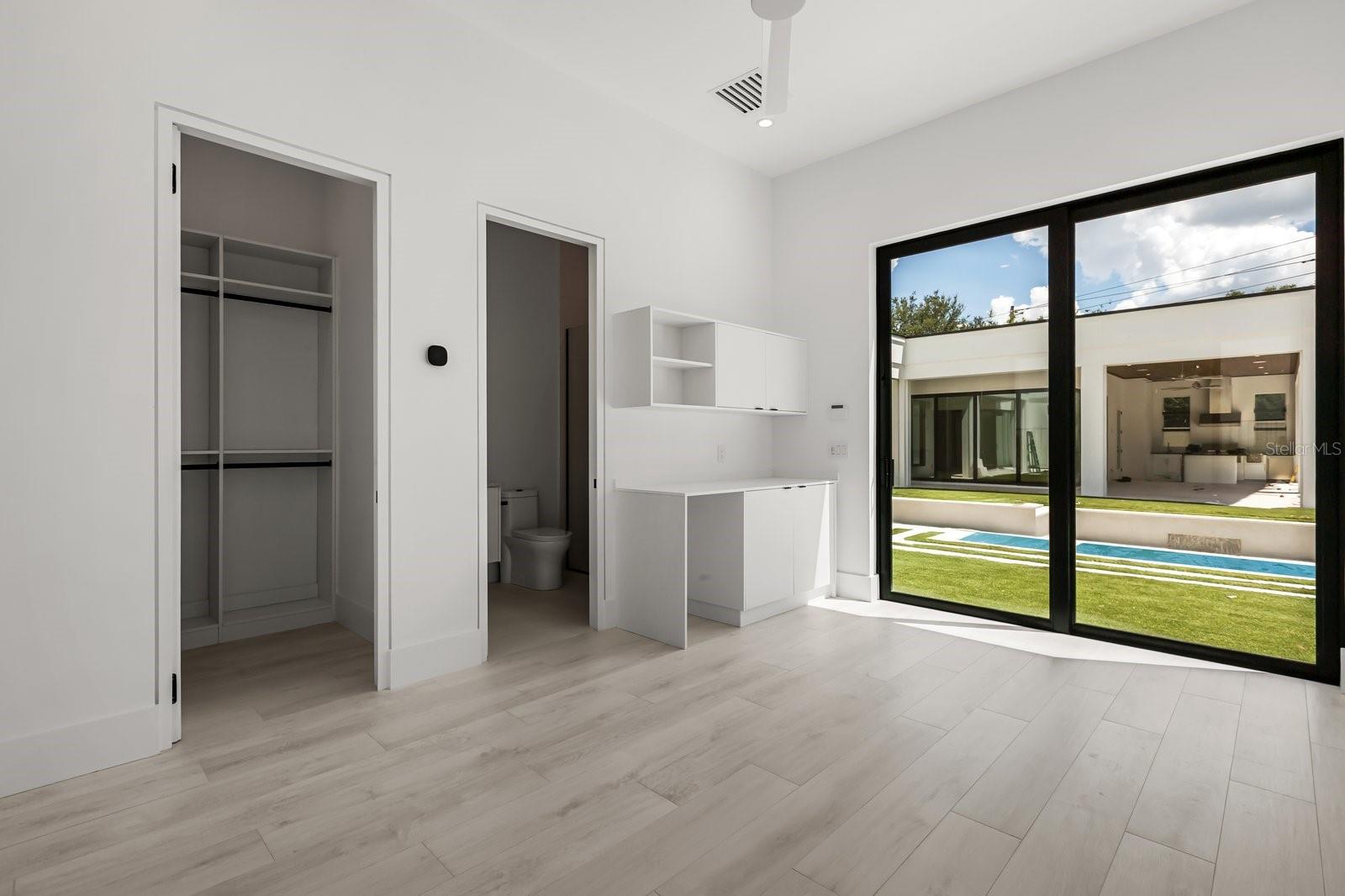 O6353952 Property Photo