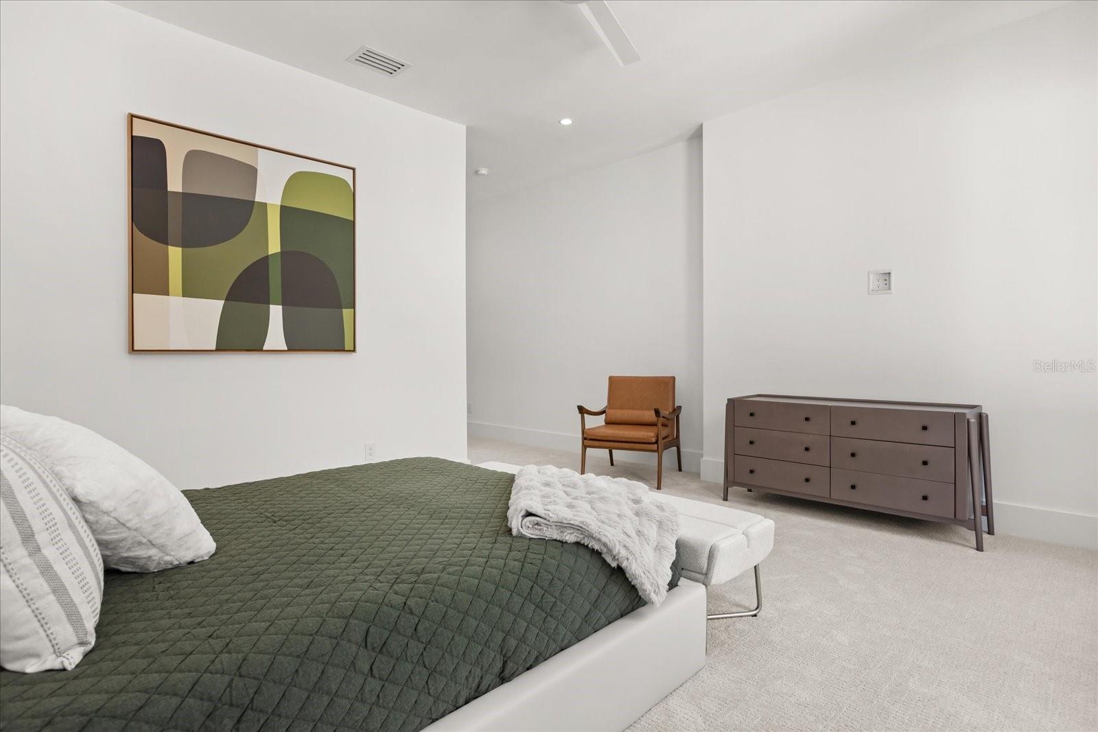 O6353952 Property Photo